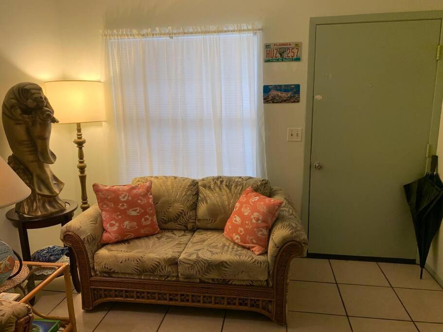 Apartment Professor Rousseau's Manatee Bay